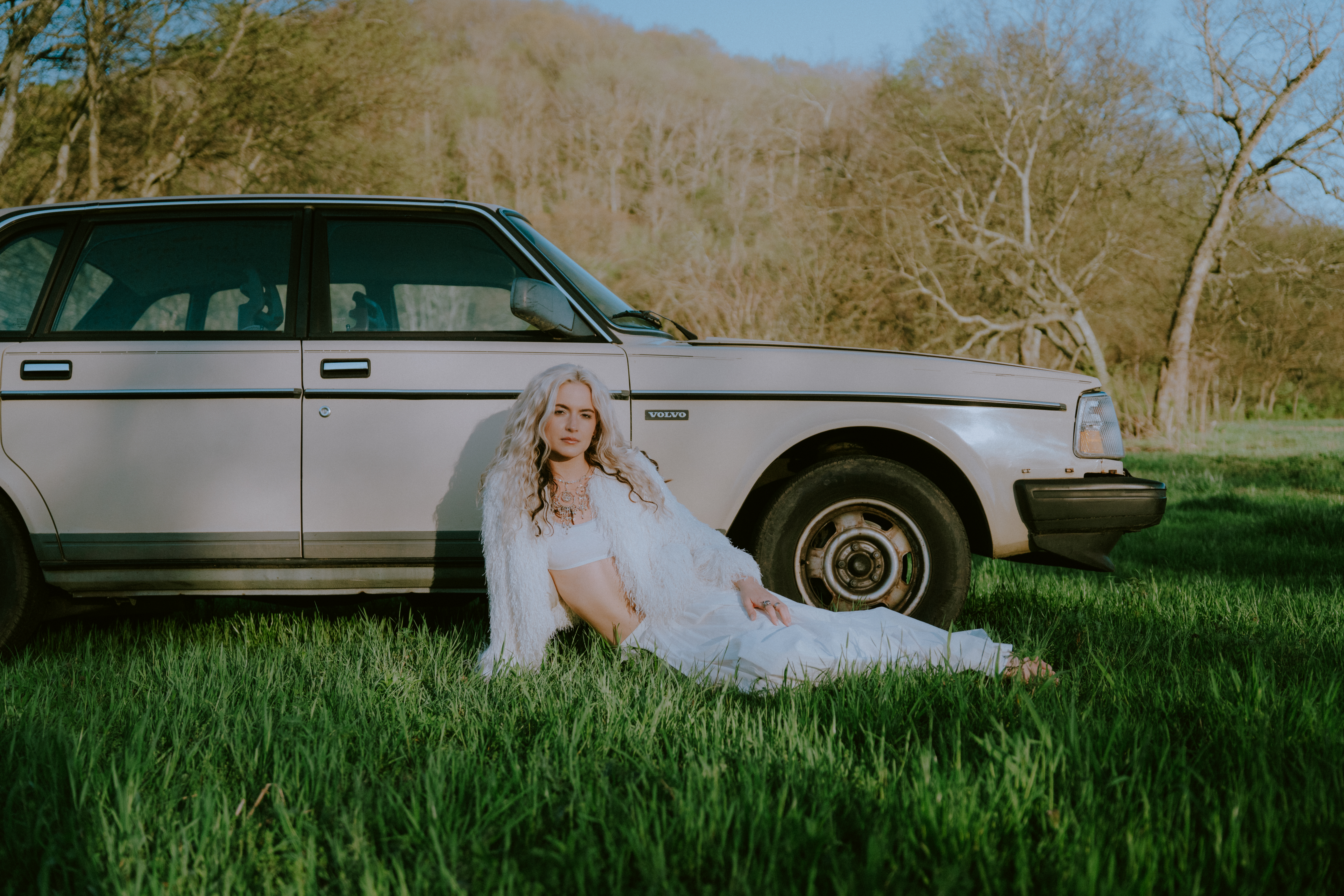 Felicity’s New Single is a Surrealist Dream